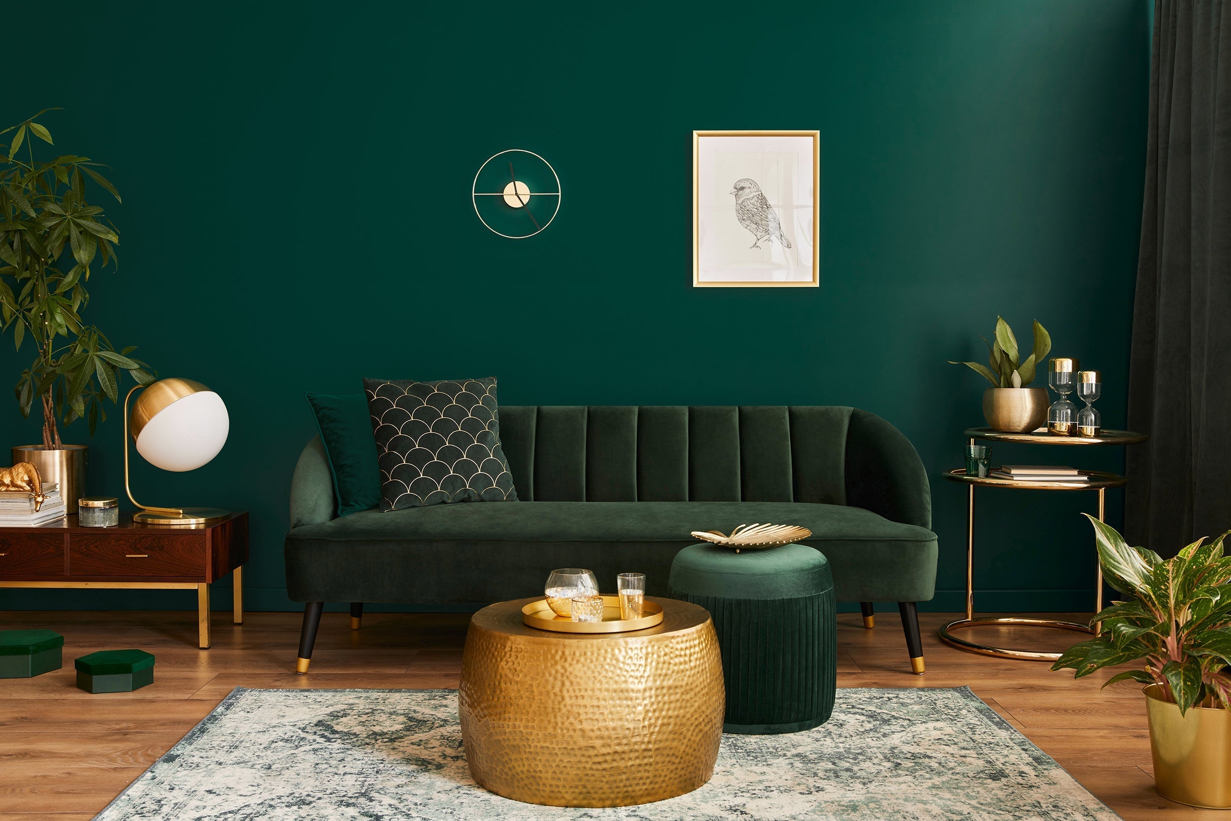 Mobilier metalic minimalist: de ce e alegerea perfectă pentru spații moderne?
