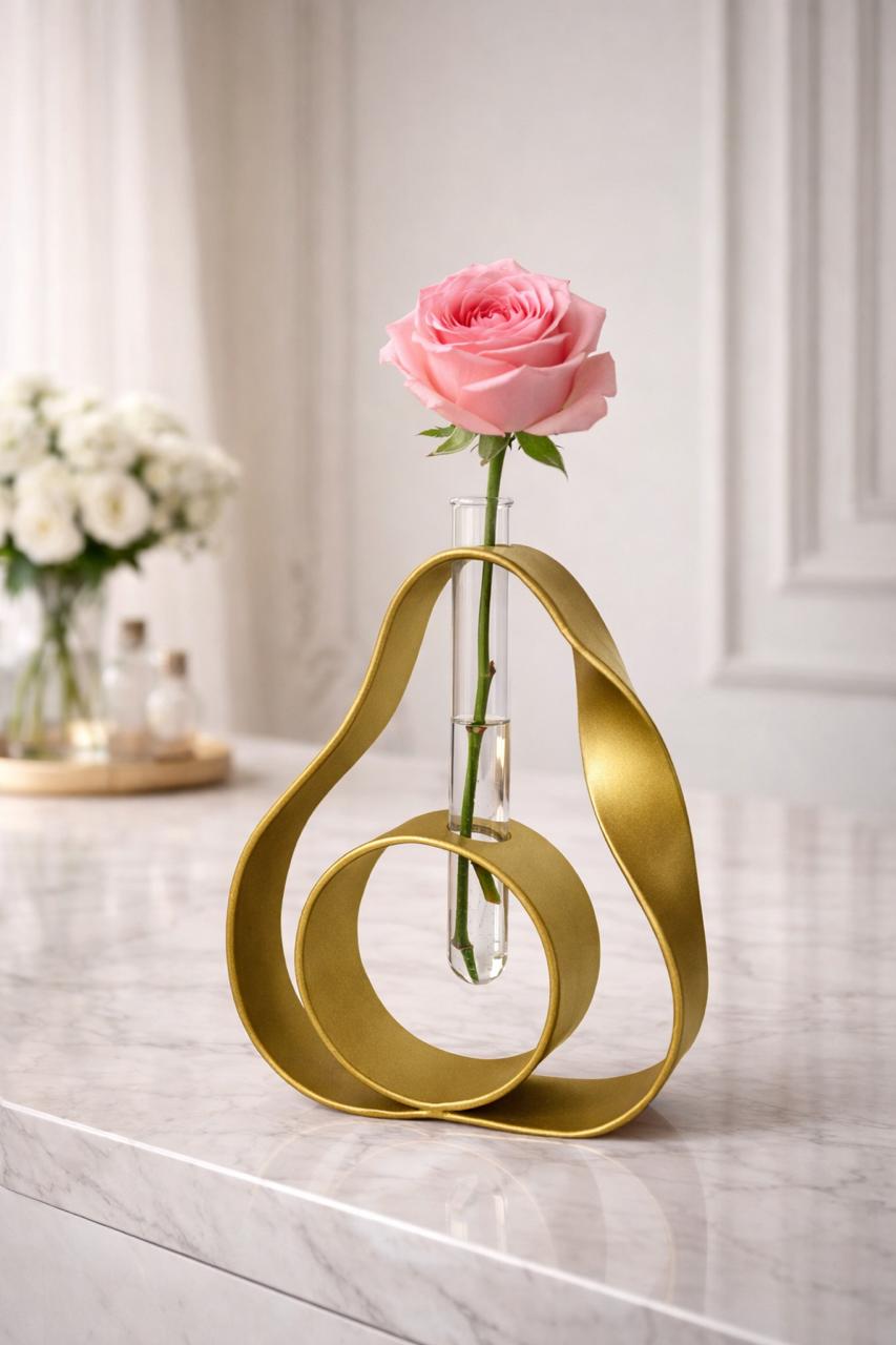 Vază decorativă Flow cu eprubetă – finisaj auriu - FROMRO